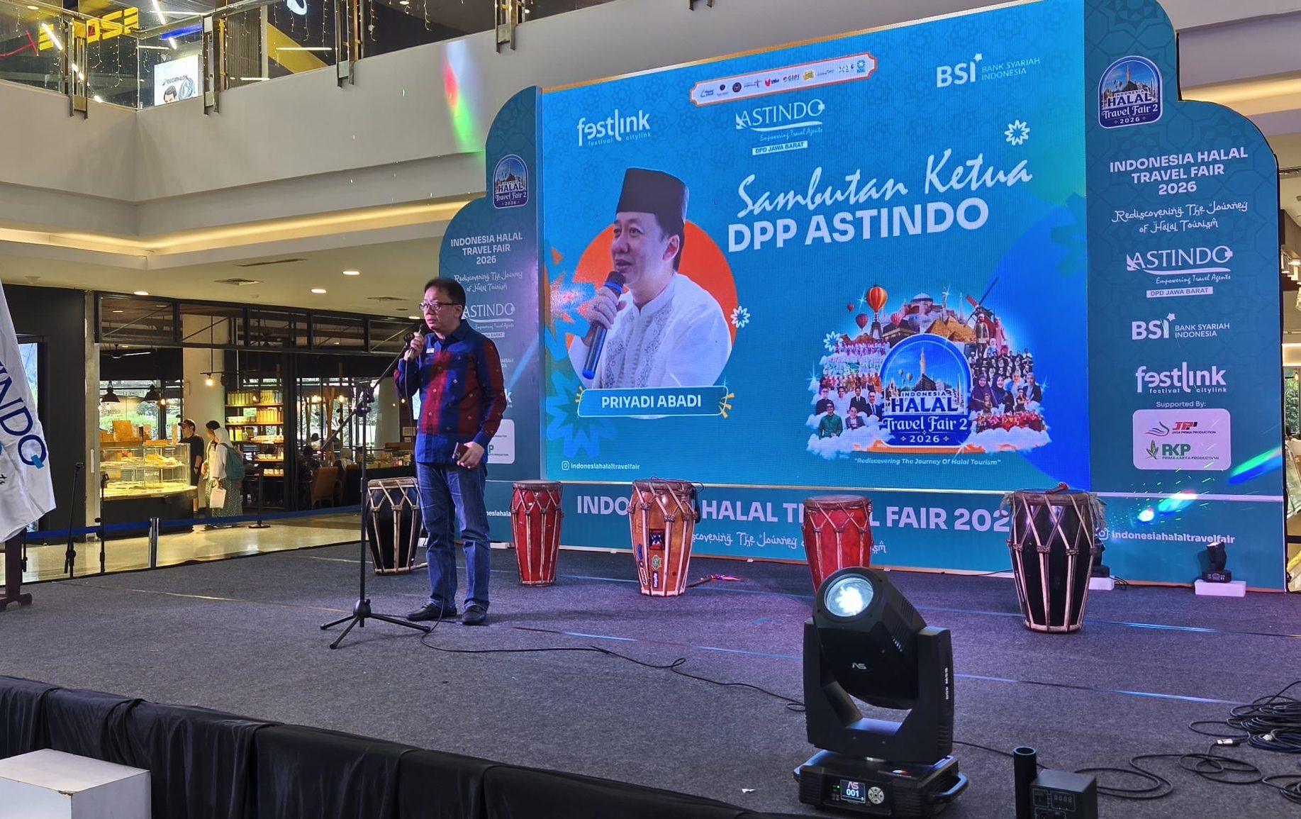 priyadi abadi dalam acara indonesia halal travel fair