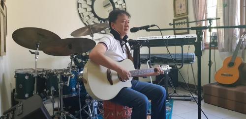 Hobi Musik (3)