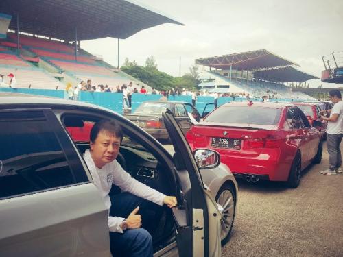 Hobi Komunitas Mobil